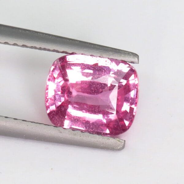 2.53 Ct Unheated pink Sapphire Certied by GIA