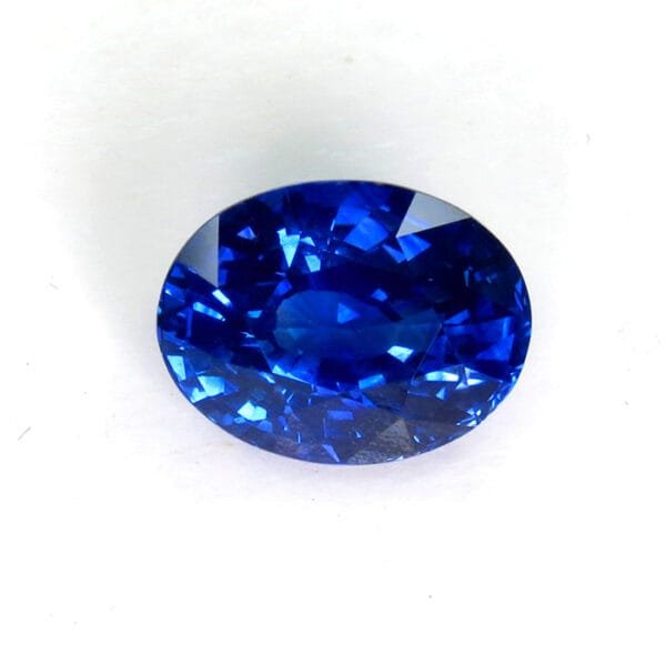 GIA certified blue sapphire 3.57 carat, transparent clarity