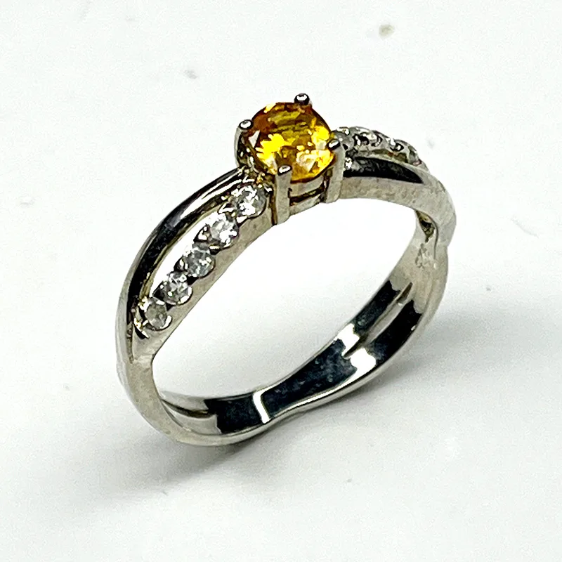 925 silver yellow sapphire ring with sparkling zircon details