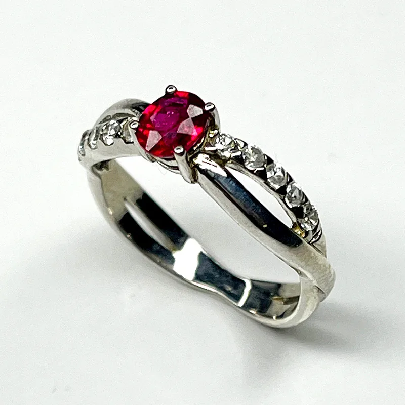 925 silver ruby ring with sparkling zircon details