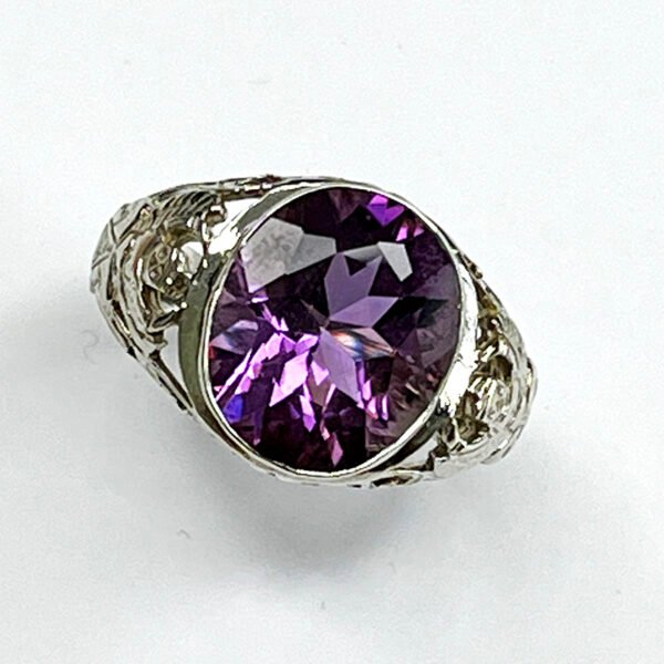 Bague argent 925 améthyste naturelle 7 carats – gros plan sur la pierre