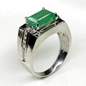 Bague argent 925 avec émeraude rectangulaire et zircon naturel – vue de face