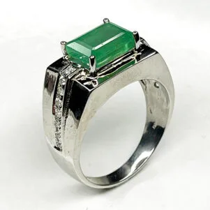 Bague argent 925 avec émeraude rectangulaire et zircon naturel – vue de face