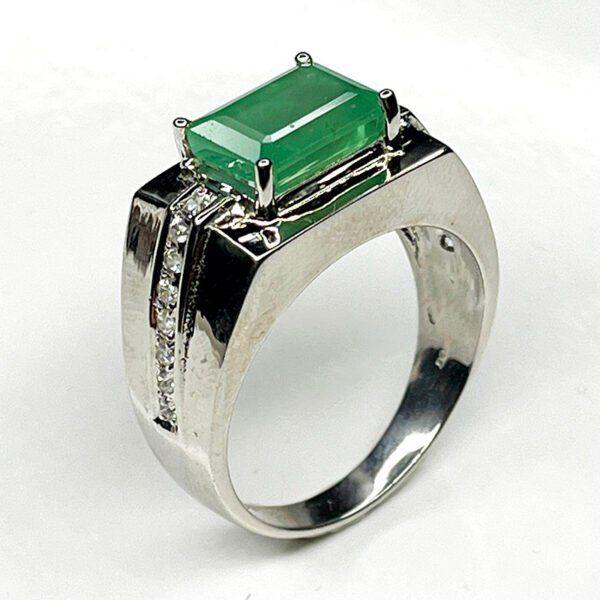 Bague argent 925 avec émeraude rectangulaire et zircon naturel – vue de face