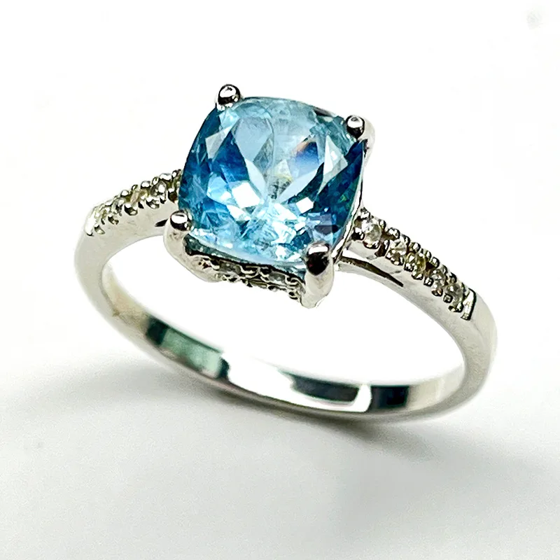 Bague Argent 925 – Modèle Élégance Pavée (Aigue-marine Coussin & Émeraude)