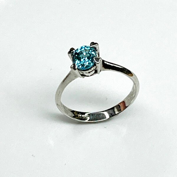 Bague argent 925 modèle cœur avec pierre naturelle zircon bleu foncé taille 53