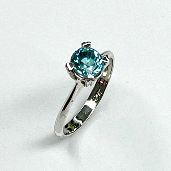 Bague argent 925 modèle cœur avec pierre naturelle zircon bleu clair taille 53