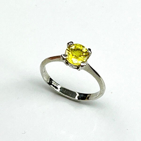 Bague argent 925 modèle cœur avec pierre naturelle saphir jaune taille 53
