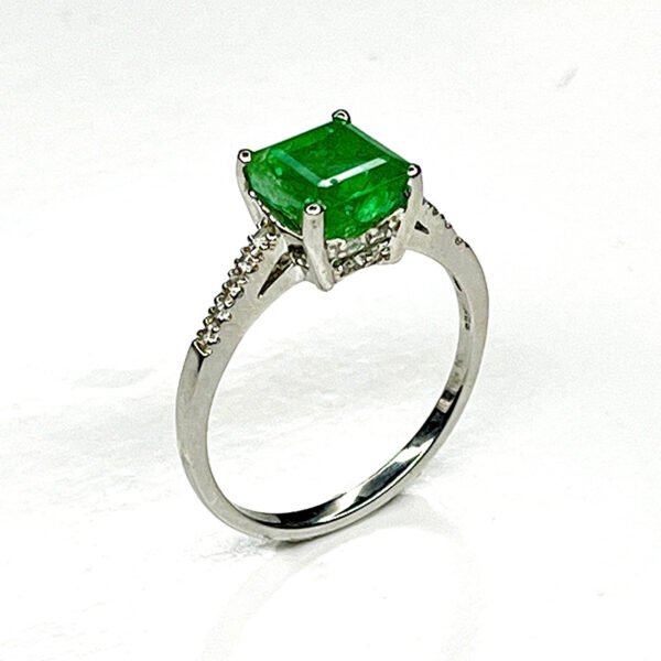 Modèle Émeraude Lumière – bague argent 925 élégante avec émeraude et zircons