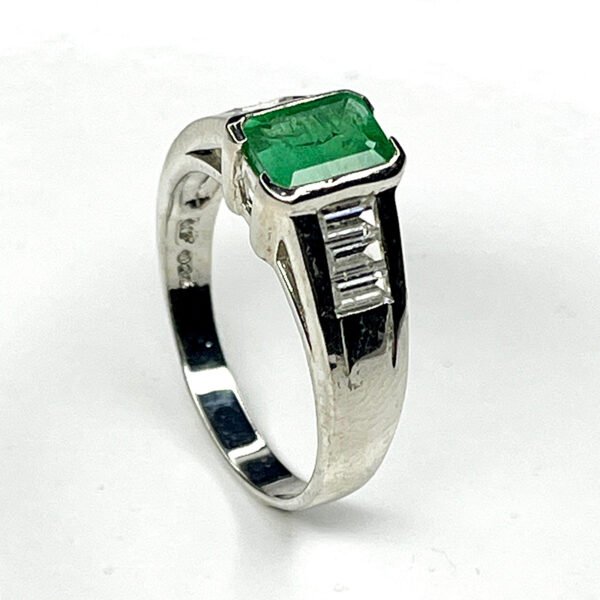 Émeraude naturelle taille émeraude sertie sur bague argent massif 925 – taille 60.50