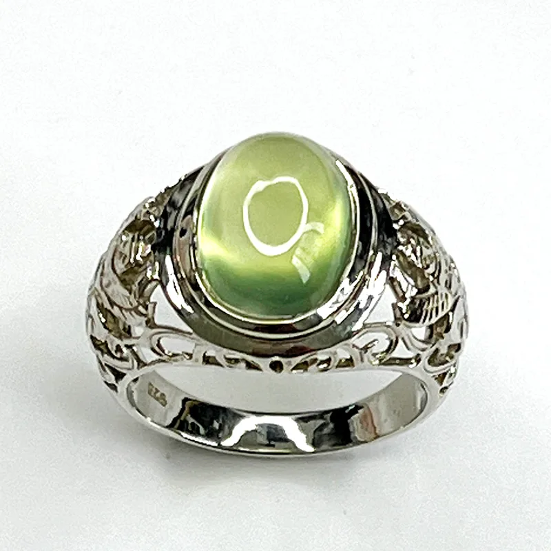 Bague pierre naturelle prehnite 7 ct – design antique en argent