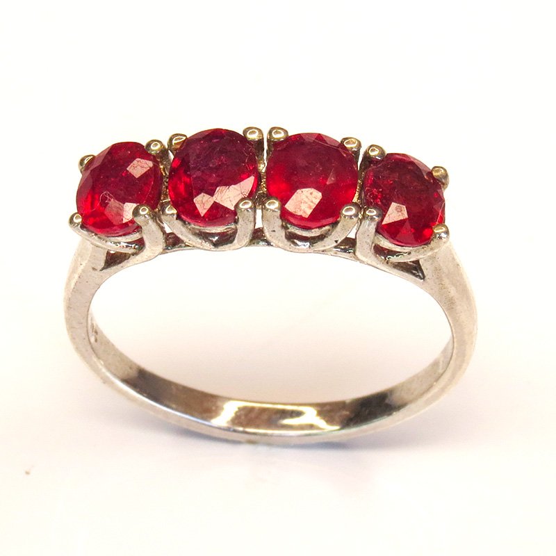 Bague Ligne de Feu en argent sterling 925 avec quatre rubis naturels chauffés et traités