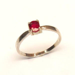 Bague Promesse Rouge en argent sterling 925 avec rubis naturel chauffé et traité