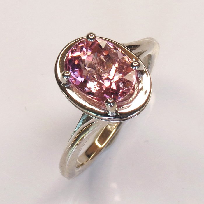 Tourmaline rose ovale 2 ct loupe clean sertie sur bague en argent sterling 925