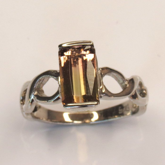 Bague Sillage Rosé avec pierre naturelle rectangulaire et monture argent 925