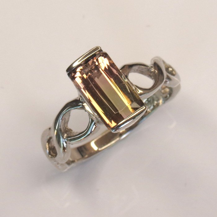 Bague élégante en argent sterling 925 sertie d’une tourmaline bicolore naturelle